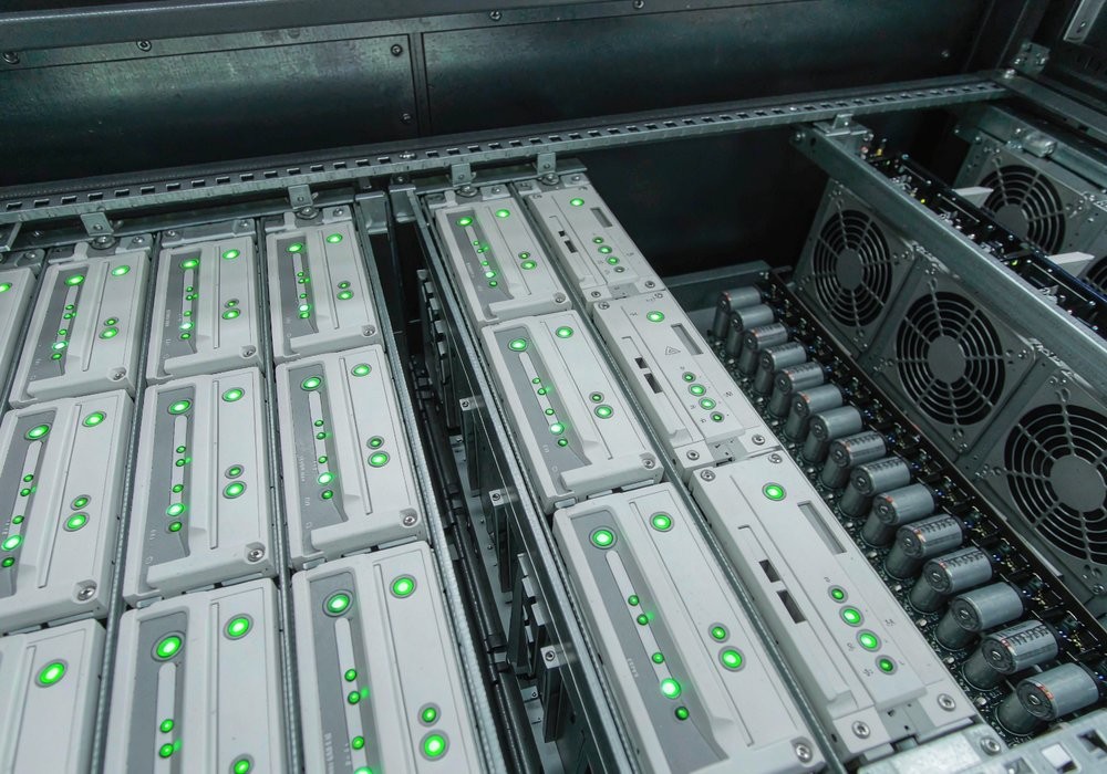模块化UPS功率模块 industrial-ups-power-modules-rack.jpg